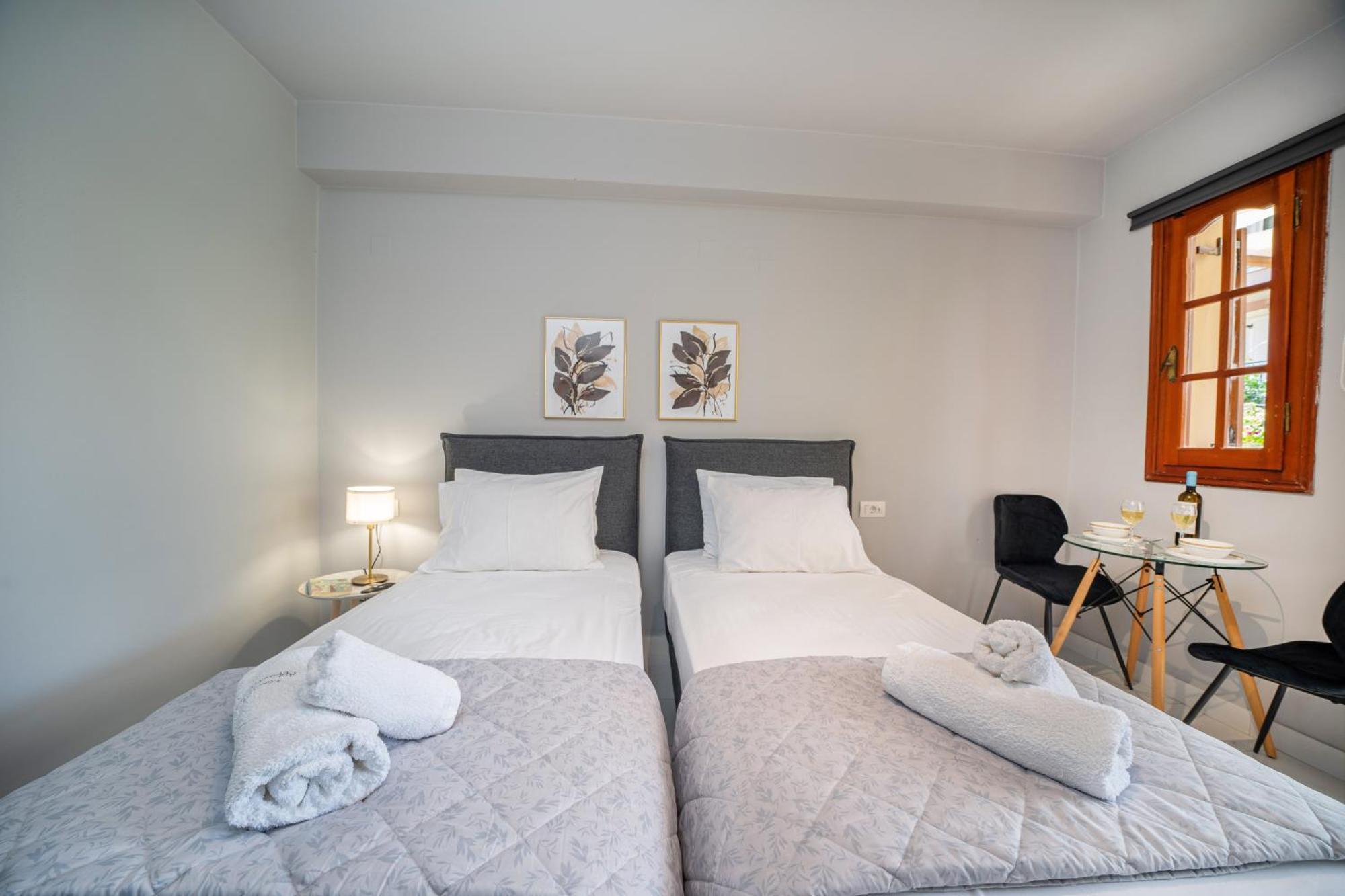 Mary'S Studios & Apartment Sami  Zimmer foto